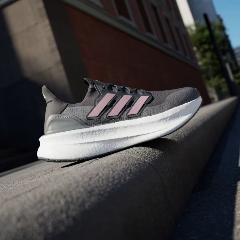 Adidas Ultraboost 5 Sneakers – Carbon