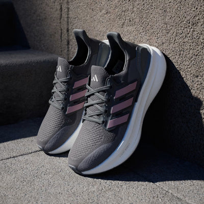 Adidas Ultraboost 5 Sneakers – Carbon