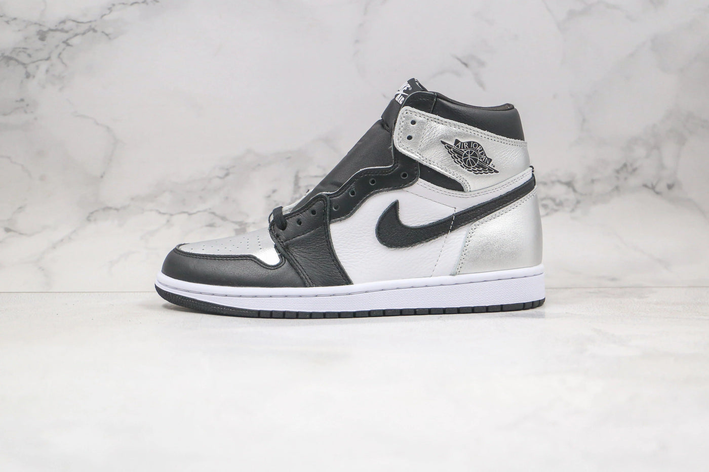 Jordan 1 Retro High Silver Toe
