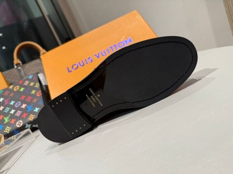 Louis Vuitton Major Loafer black