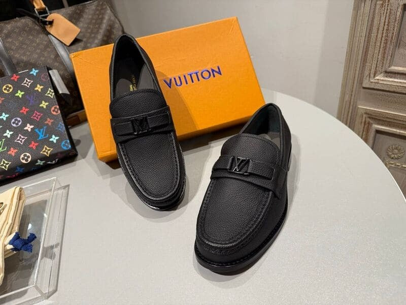 Louis Vuitton Major Loafer black